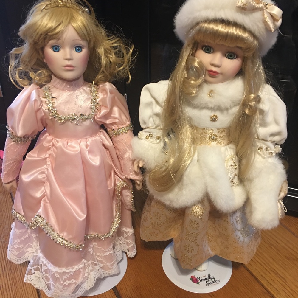 2 porcelain dolls